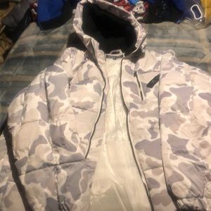 Members only , Mens medium camo puffer brand new